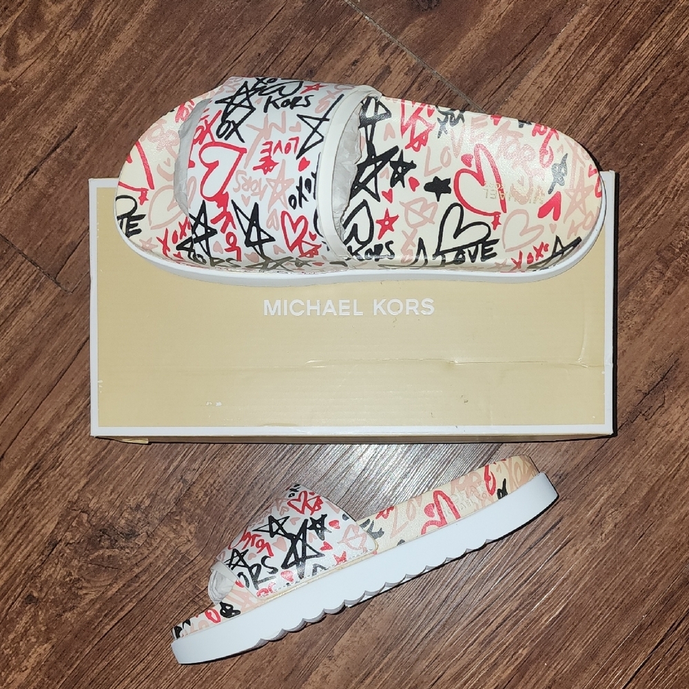 New Michael Kors Tyra Qixi Graffiti Print Optic White Slides Size 9 - Picture 2 of 16